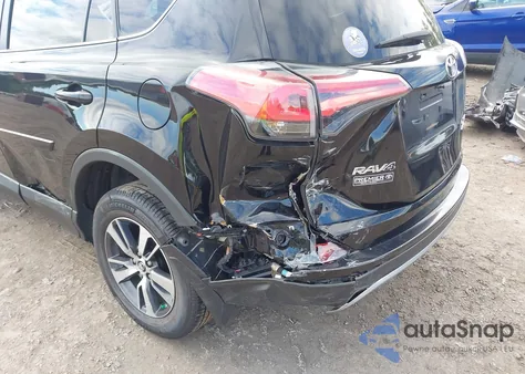 2017 Toyota Rav4 Xle z USA, uszkodzony, nr VIN 2T3RFREV3HW546345